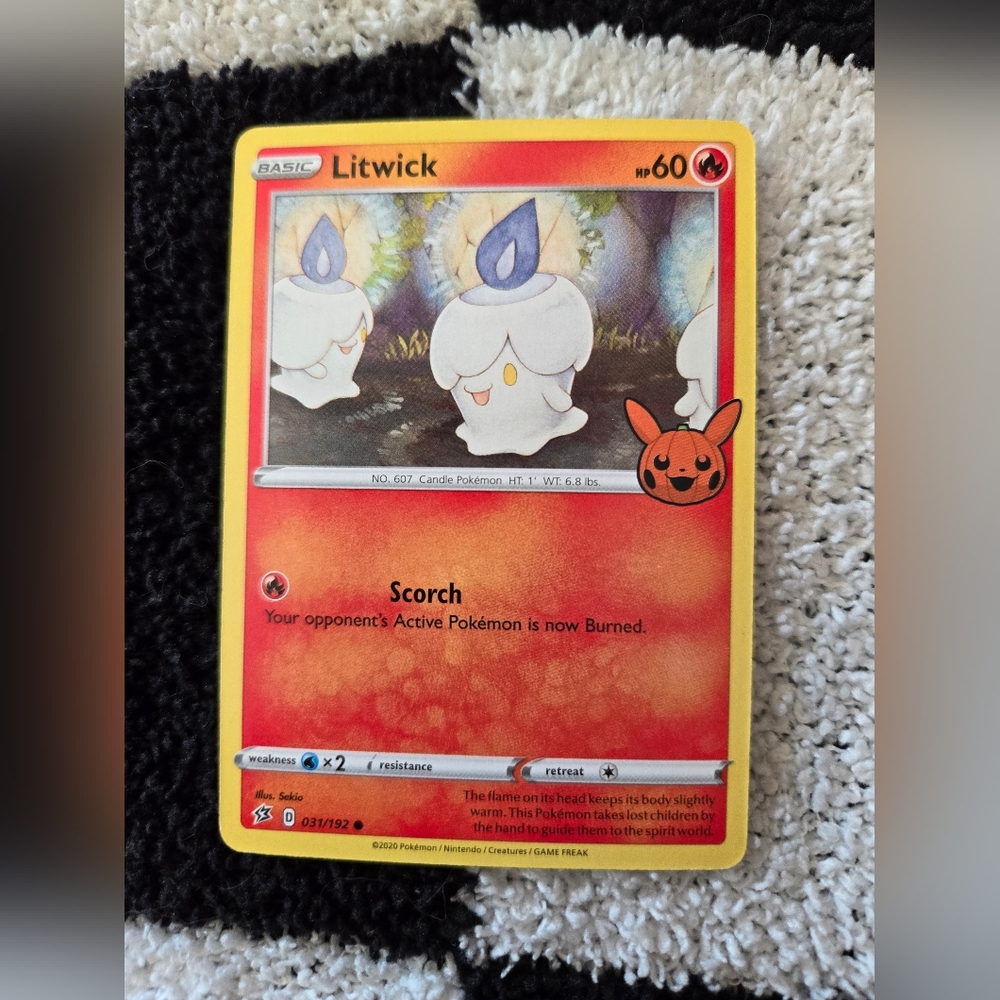 Litwick 2021 Halloween Pokemon card